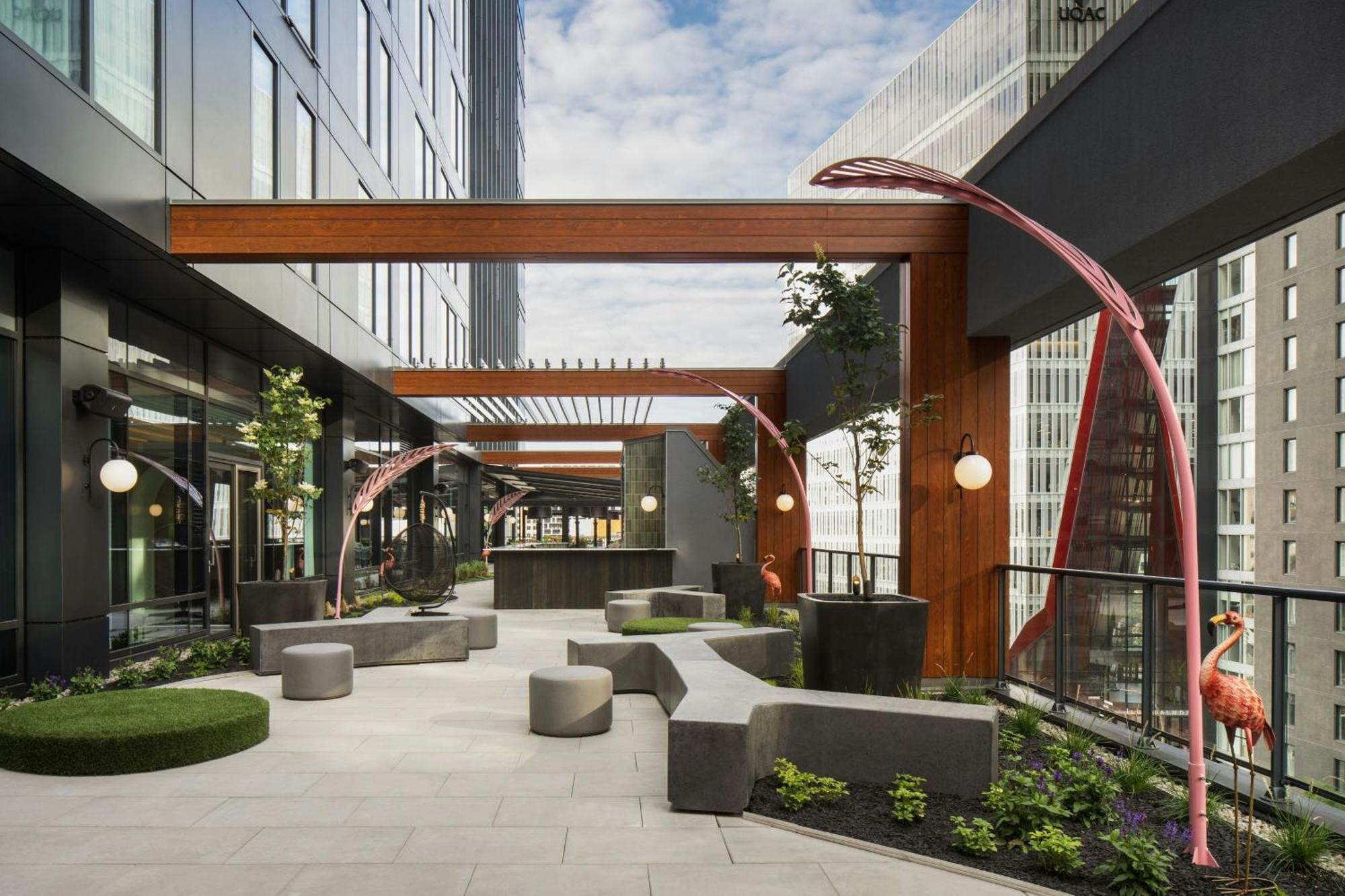 Honeyrose Hotel, Montreal, A Tribute Portfolio Hotel ภายนอก รูปภาพ The outdoor patio at the 10th floor of the building